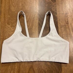 Vuori White Scoop Neck Sports Bra